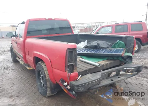 2002 Chevrolet Silverado 1500 Ls z USA, uszkodzony, nr VIN 2GCEK19T221416190